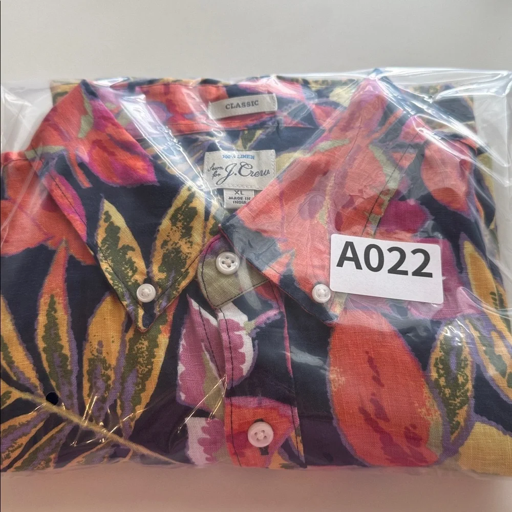 J.crew Classic Short-sleeve 100% linen shirt in tropical print Hawaii beach